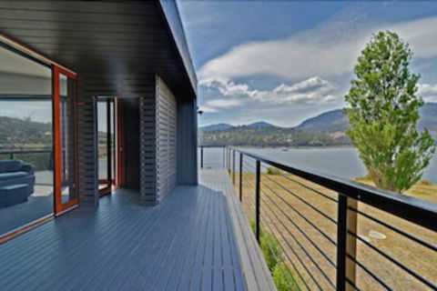 Amazing Unique Five-Star Waterfront Retreat - Perth Resorts 0