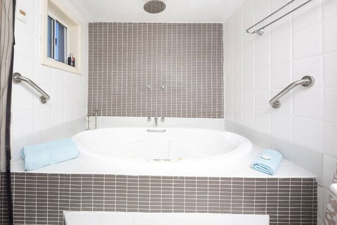La Casa - Accommodation Perth 6