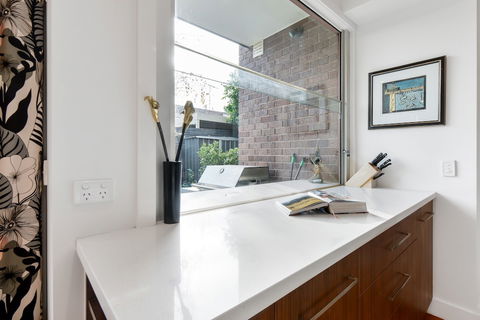 BOUTIQUE STAYS - Maple On Kent - Accommodation Perth 6