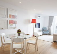 Boutique Stays - Sea Breeze Port Melbourne - Accommodation Perth