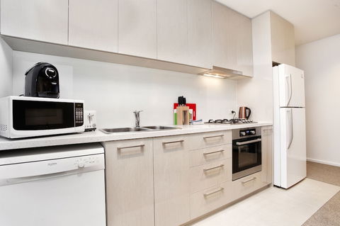 StayCentral On Lonsdale - Accommodation Perth 5