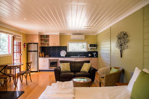 Avalon Private Spa Villa - Adults Only - Accommodation Perth 2