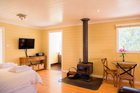 Avalon Private Spa Villa - Adults Only - Accommodation Perth 3
