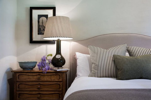 Paul Bangay The Farmhouse - Accommodation Perth 2