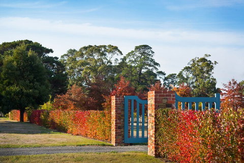 Paul Bangay The Farmhouse - Accommodation Perth 1