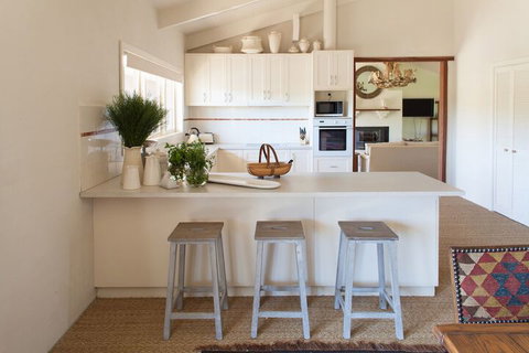 Paul Bangay The Farmhouse - Accommodation Perth 6