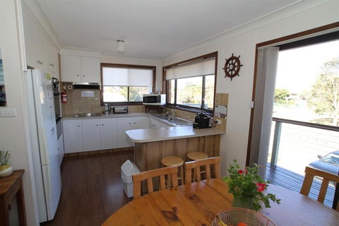 The Oasis On Jacobs Drive - Perth Resorts 4
