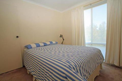 Relax & Enjoy The River - Perth Resorts 6