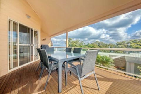 Moy At Nelson Bay, 2/30 Thurlow Avenue - Perth Resorts 0