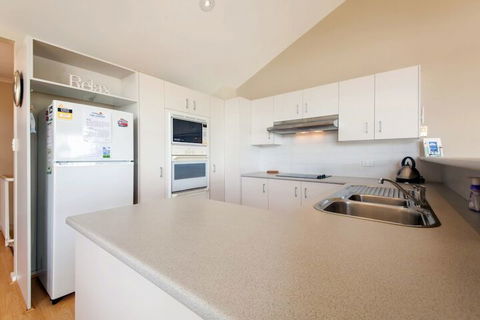 Moy At Nelson Bay, 2/30 Thurlow Avenue - Perth Resorts 6