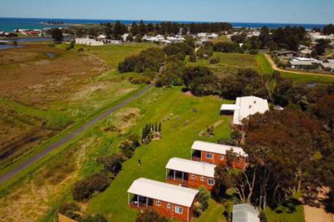Pelican Waters Holiday Park - Accommodation Perth 0