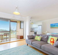 Beachside Bliss 12 Kingsway - Accommodation Perth