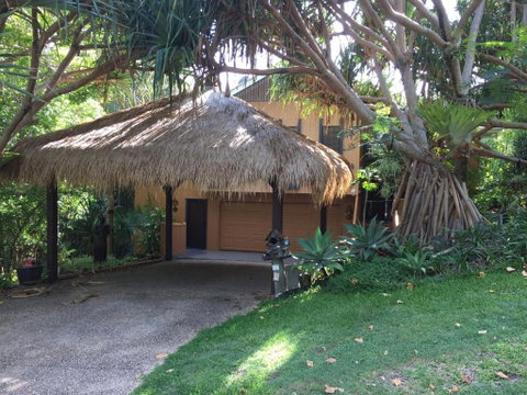 The Tree House. Treetop Living Near The Ocean Coolum Beach QLD Australia - Accommodation Perth 6