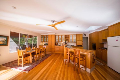 The Tree House. Treetop Living Near The Ocean Coolum Beach QLD Australia - Accommodation Perth 3