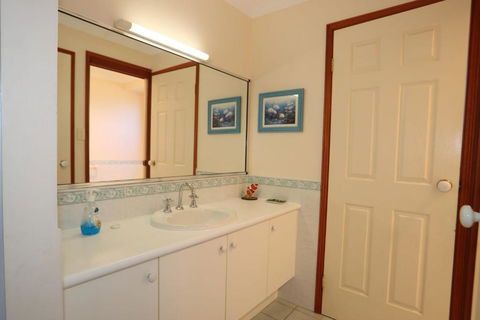 Fishermans Delight Waterfront - Accommodation Perth 5