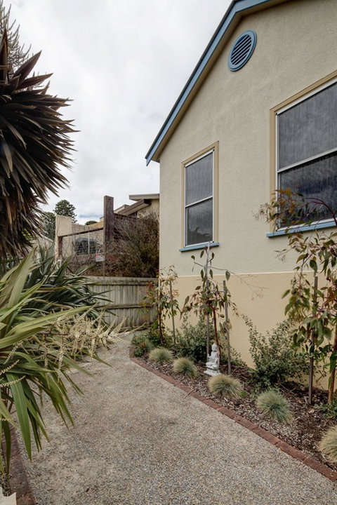 Beach Breeze Apartment - Accommodation Perth 0
