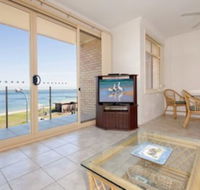 2 Bedroom Apartment Little Hut Unit 3 20 Kurrawa Close - Accommodation Perth