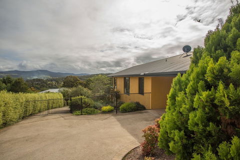 Top Views On Lakewood - Accommodation Perth 0