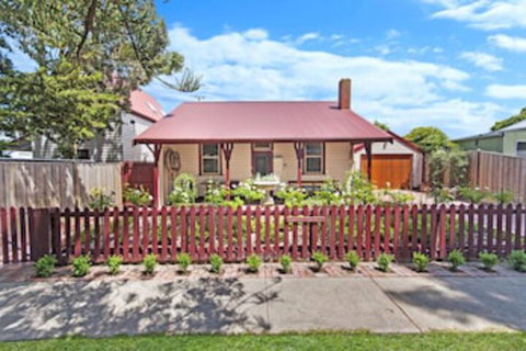 Railway Cottage - Accommodation Perth 0