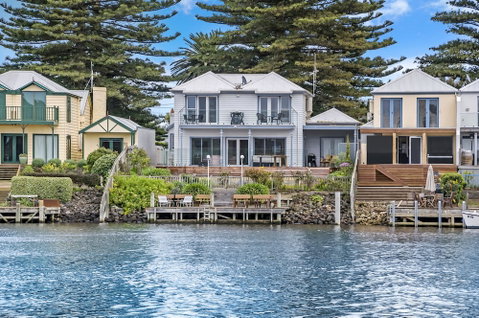 River Charm Cottage - Accommodation Perth 2