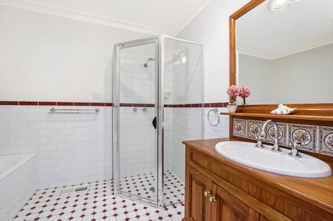 River Charm Cottage - Accommodation Perth 5
