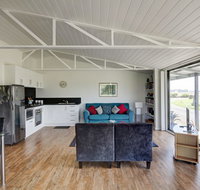 Lagoons Bay Garden Pavillion 2 - Accommodation Perth