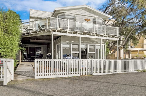 Boathouse Apartment - Accommodation Perth 0