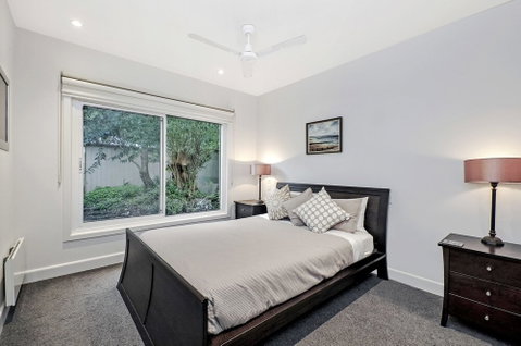 Boathouse Apartment - Accommodation Perth 6
