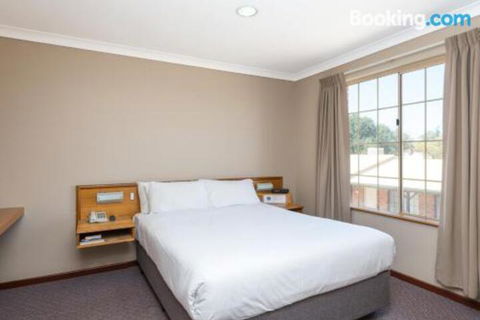 MIDAS MOTEL KALGOORLIE - Accommodation Perth 2