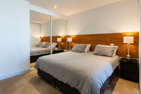 MILES, 1BDR Melbourne Apartment - Accommodation Perth 0