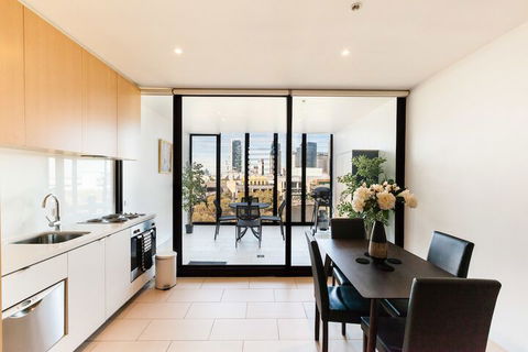 MILES, 1BDR Melbourne Apartment - Accommodation Perth 2