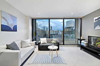 MIRANDA, 1BDR Docklands Apartment - Accommodation Perth 0