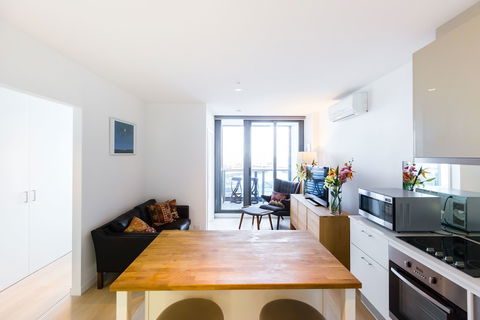 EVA, 1BDR Melbourne Apartment - Accommodation Perth 3