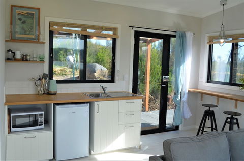 Flotsam Studio Accommodation - Perth Resorts 6