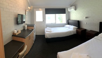 Bateau Bay Hotel - Accommodation Perth 4