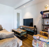 MAXINE 1BDR Collingwood Apartment