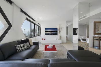 ELAINE, 2BDR St.Kilda Apartment - Accommodation Perth 0