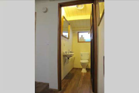 MONIKA, 1BDR Collingwood Apartment - Accommodation Perth 7