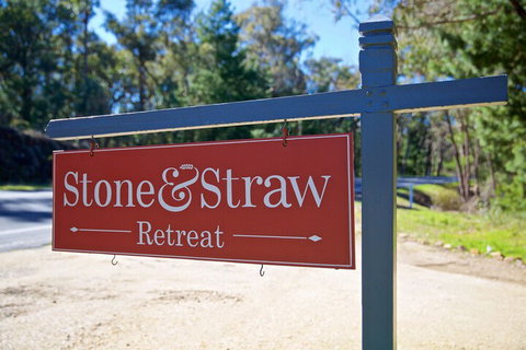Stone & Straw Retreat - Accommodation Perth 3