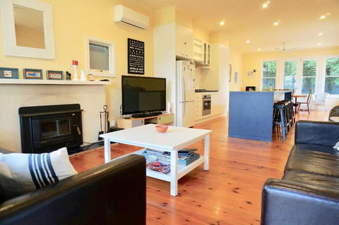 Dinghys Rest - Perth Resorts 6