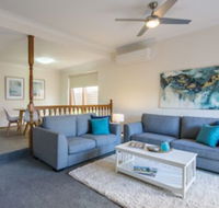 Parkview Villa 2 Luxury 3 Bedroom Home - Accommodation Perth