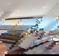 Panoramic Views Across The Bay - Accommodation Perth