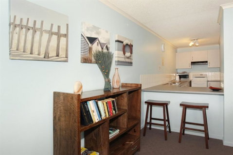 Unit 2 Biriny Lodge 1686 1689 David Low Way Coolum Beach - Accommodation Perth 4
