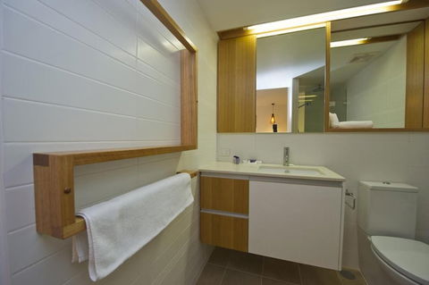 Maggies Beachfront Apt. 7 - Accommodation Perth 6