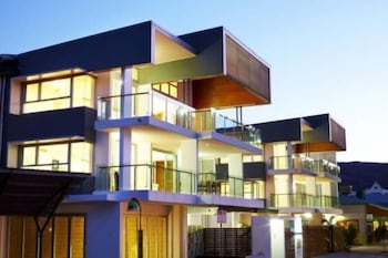Maggies Beachfront Apt. 7 - Accommodation Perth 0