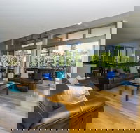 Maggies Beachfront Apt. 12 - Perth Resorts
