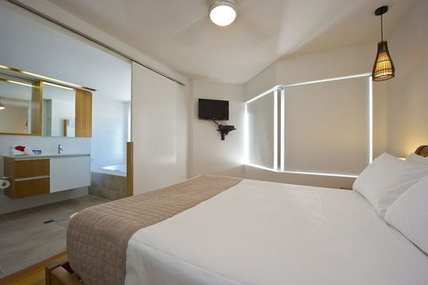 Maggies Beachfront Apt. 5 - Accommodation Perth 1