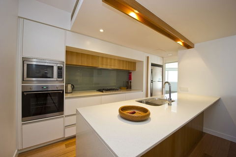 Maggies Beachfront Apt. 11 - Accommodation Perth 1
