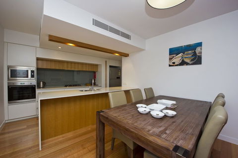 Maggies Beachfront Apt. 11 - Accommodation Perth 3