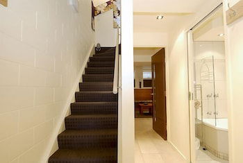 Razorback 5 - Accommodation Perth 3